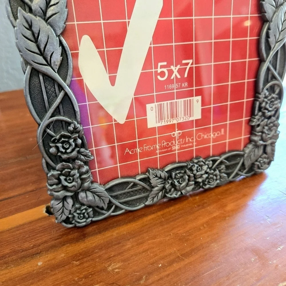 Silver Floral Ornate Metal Standing Vintage Picture Frame 5x7
